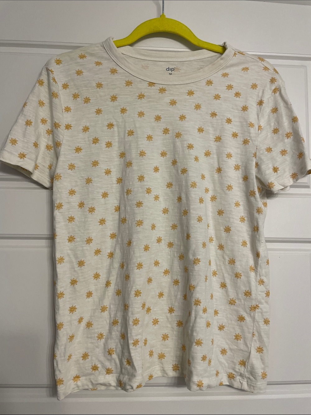 dip White Short-Sleeve Tee with Yellow Sun Motif